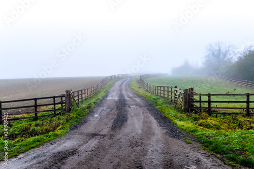 Obraz na płótnie A road through rural Northamptonshire w salonie