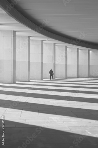 Photo beautiful views of architecture and man with shadows
