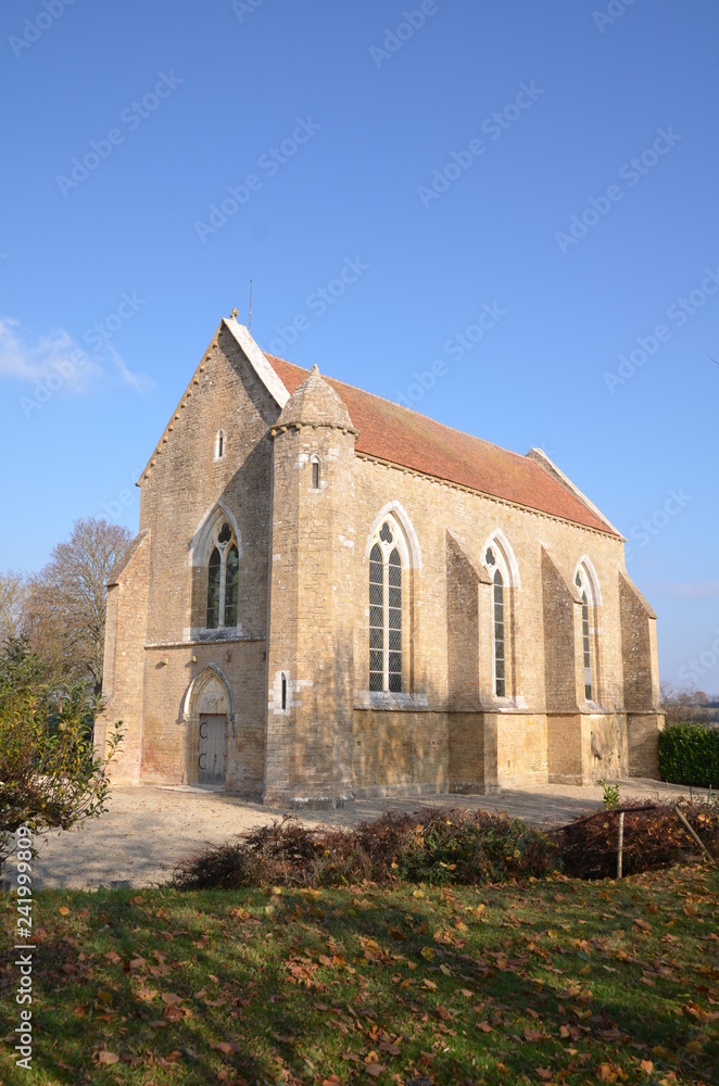 Fototapeta premium NOTRE DAME DU SAINT SAULCE CHAPELLE TEMPLIERE (12 éme SIECLE) YONNE FRANCE