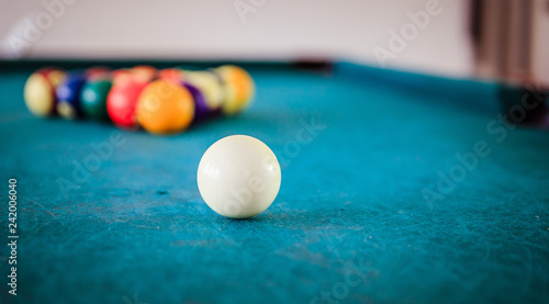 Tableau sur toile Billiard in a bar, quitting time