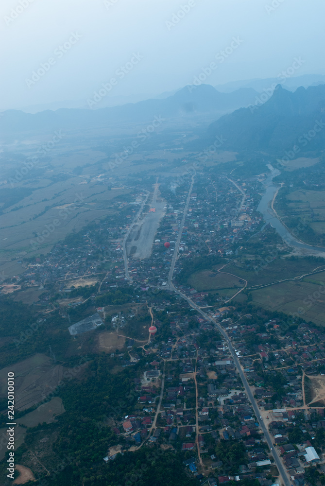 Fototapeta premium Hot air balloon in Laos