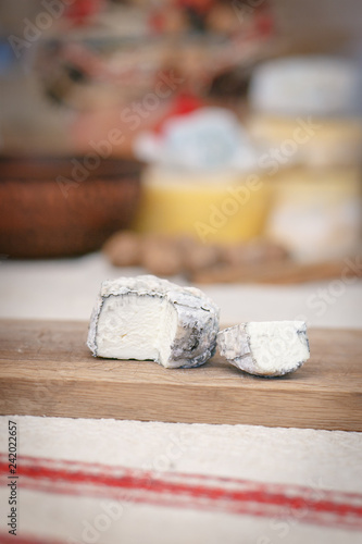cheese, sliced, crumbly, cow cheese, sheep cheese