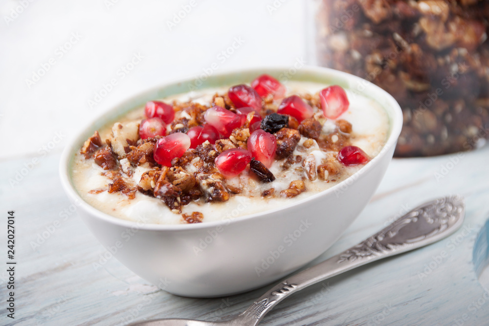 Smoothies with homemade granola and pomegranate Smoothies with homemade granola and pomegranate