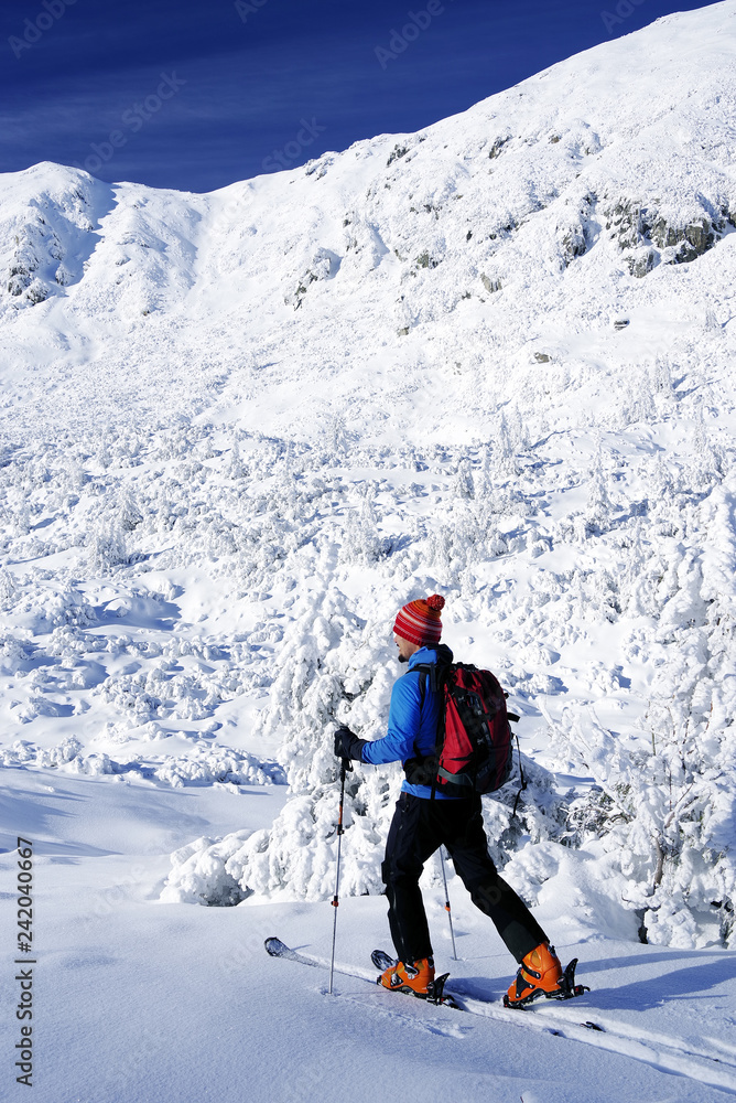 Ski touring in cold winter conditions