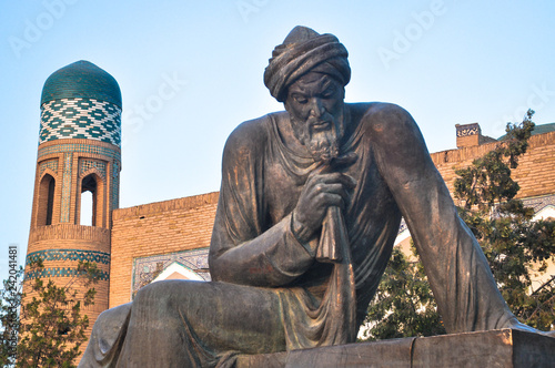 Statue du mathématicien al khorezmi, Khiva, Ouzbékistan Fototapet