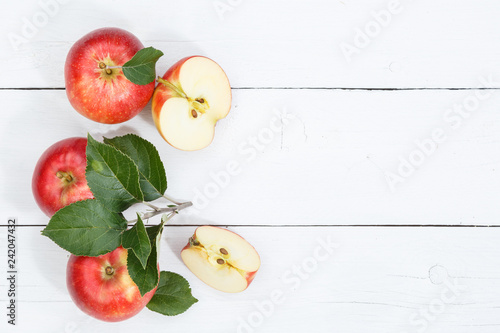 Äpfel Apfel Frucht Früchte Obst von oben Textfreiraum Copyspace Herbst Blätter