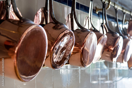Tableau sur toile casseroles de cuisine en cuivre