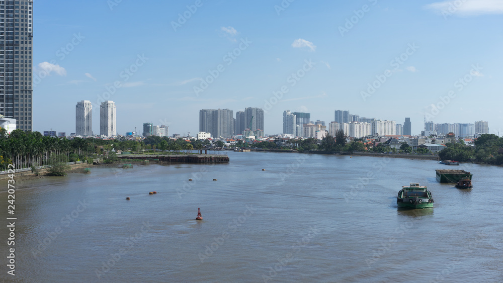 Naklejka premium river in the city