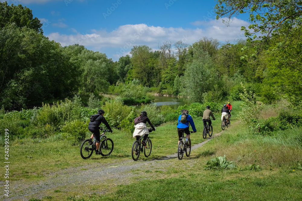 Vététistes dans la nature Vététistes dans la nature