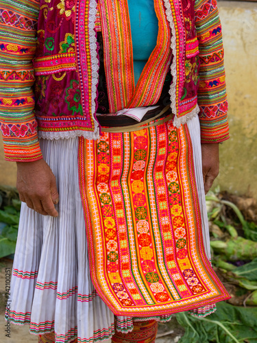 Kleidung einer Minderheit in der Nähe von Xichou in Yunnan in China