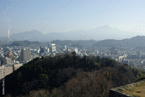 米子城跡から見た米子市街地と大山