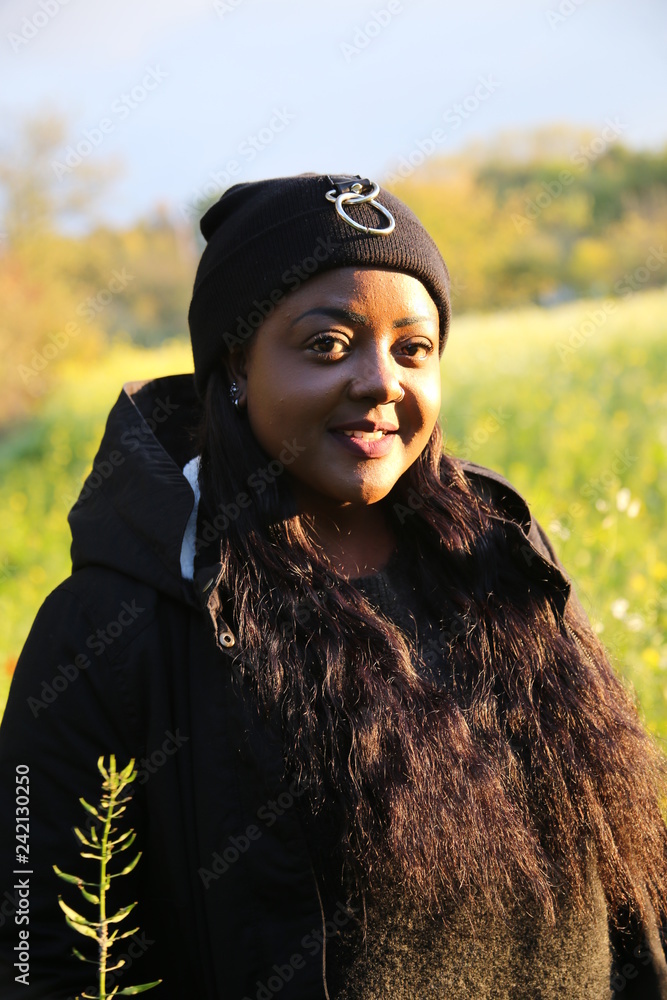 Dunkle Haut - Esther aus Kenia - obrazy, fototapety, plakaty 