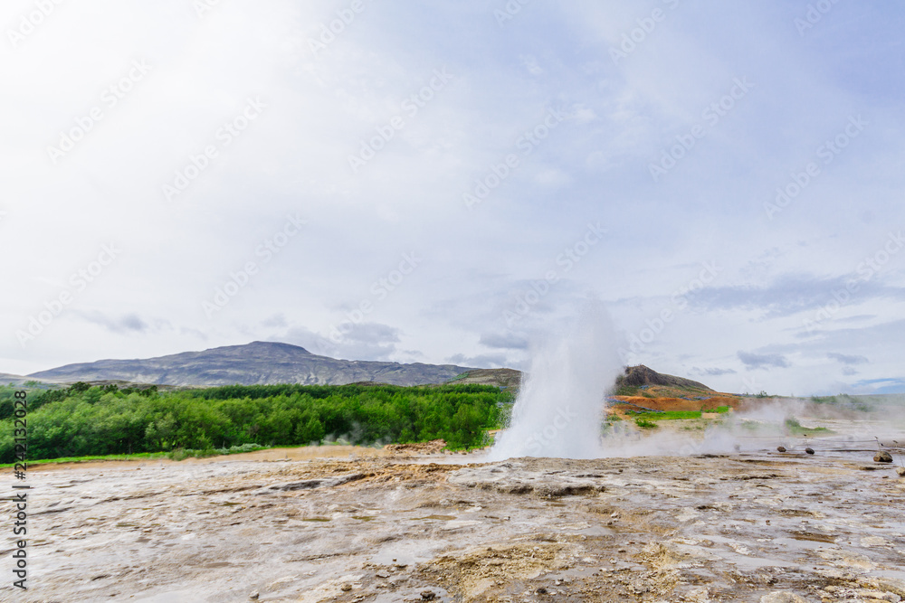 Eruption of the Strokkur geyser Eruption of the Strokkur geyser