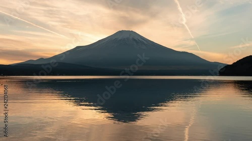 Wallpaper Mural Mt. Fuji over Lake Yamanaka at Sunset (time lapse/zoom out) Torontodigital.ca