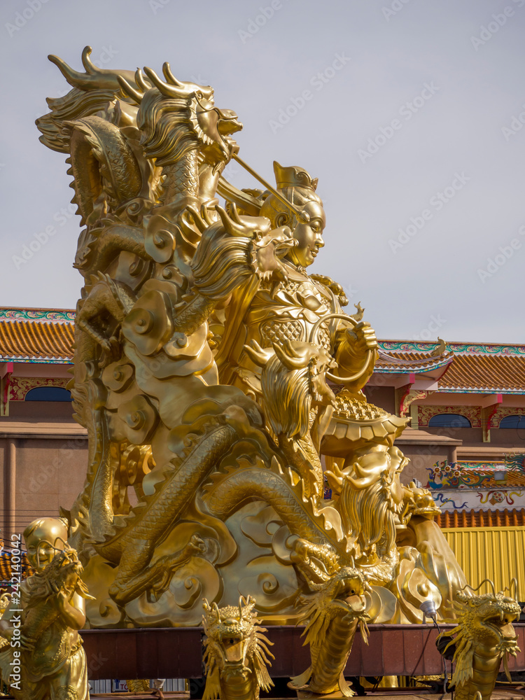 Obraz premium Chinese Temple, Buddhist shrine in Chon Buri