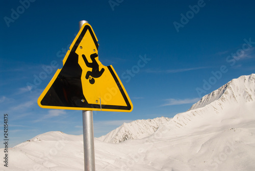 Warning sign snow