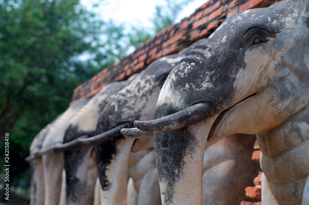 Elephants statues of Wat Chang Lom Elephants statues of Wat Chang Lom