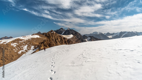 Mountain Tracking in The North Tyan-Shan