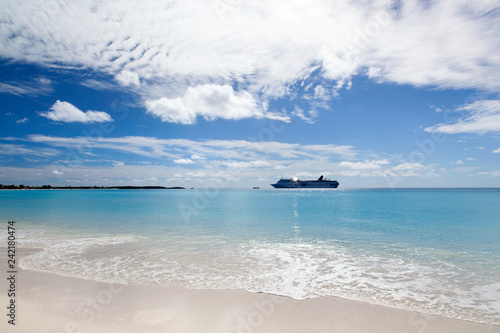 Fototapeta Naklejka Na Ścianę i Meble -  Cruising To Caribbean Island