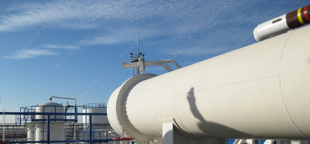 Heat exchangers in a refinery Heat exchangers in a refinery