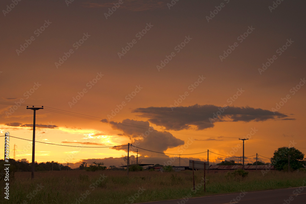 Atardecer Anaranjado Con Nubes Atardecer Anaranjado Con Nubes