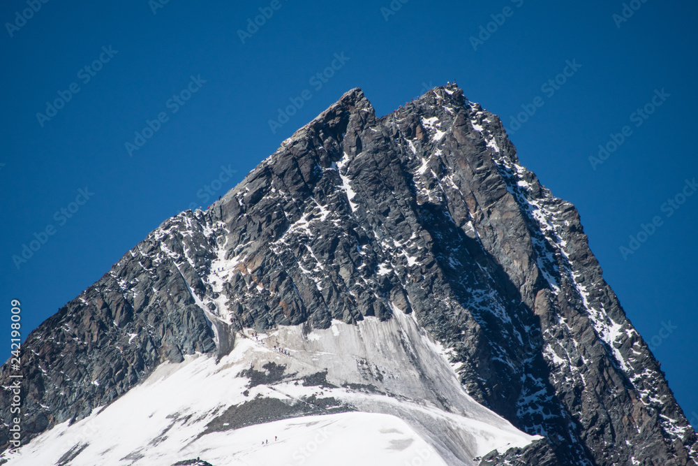 Großglockner Gipfel mit Bergsteigern