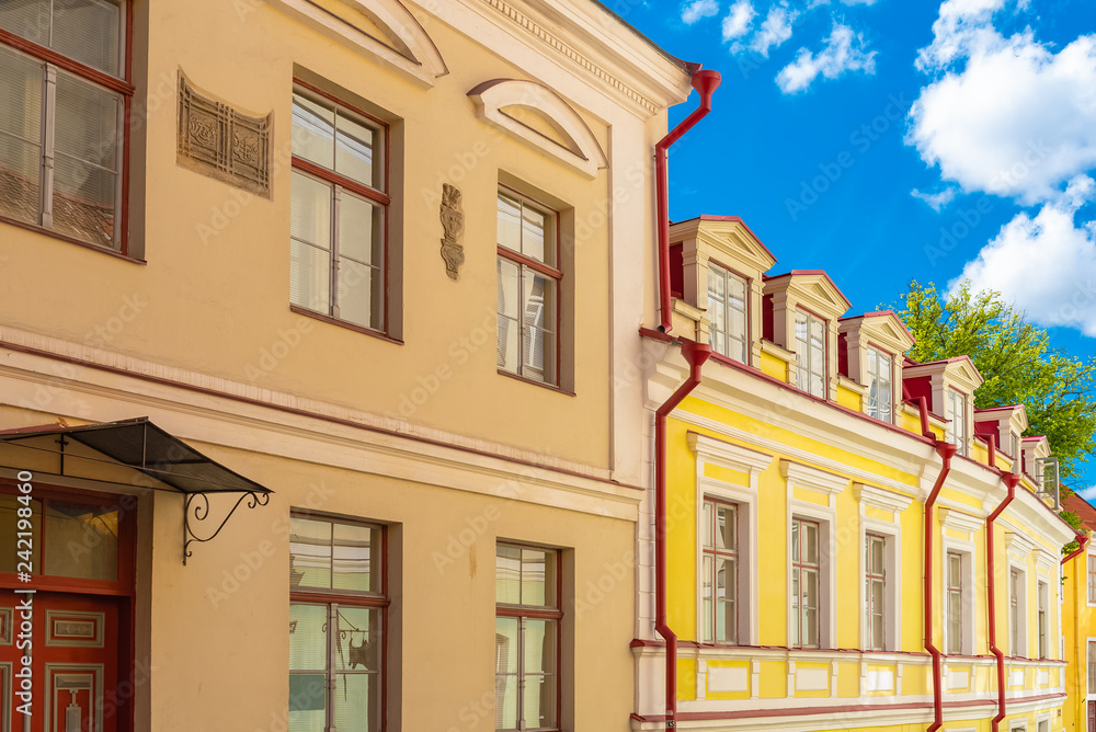 Obraz premium Tallinn in Estonia, colorful houses in the medieval city, typical buildings 