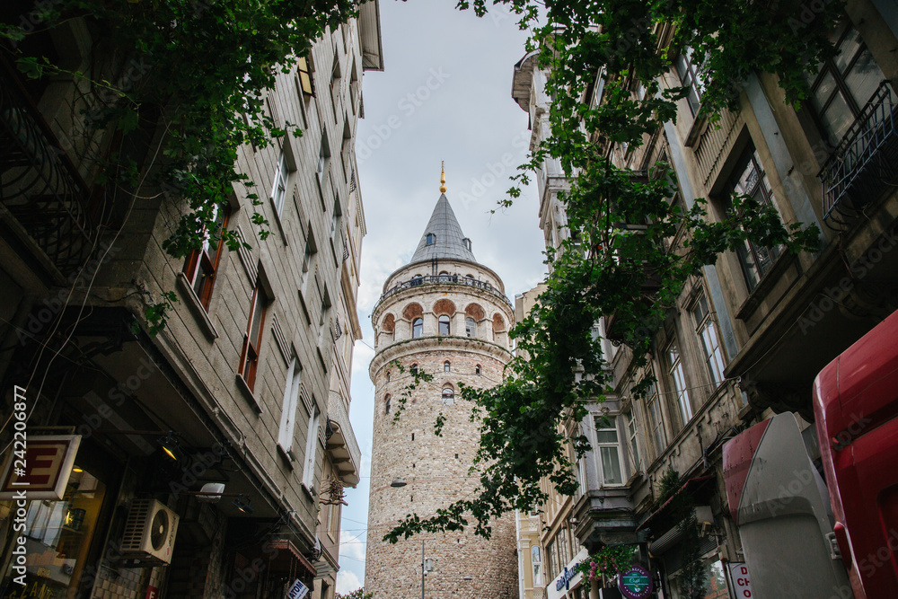 Naklejka premium The famous Galata tower in Istanbul, Turkey