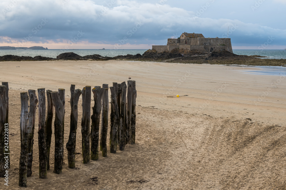 The beach and Fort National during low tide in Saint Malo The beach and Fort National during low tide in Saint Malo