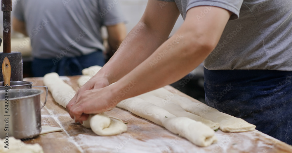 Chinese master making white bread