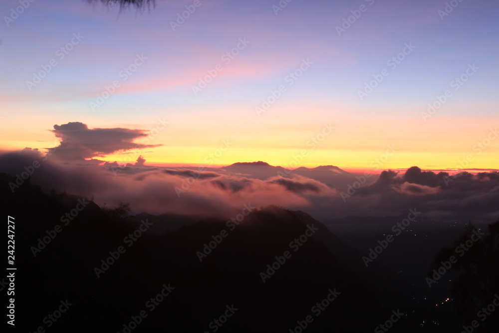 Obraz premium beutiful landsape sunrise over the Bromo mountain