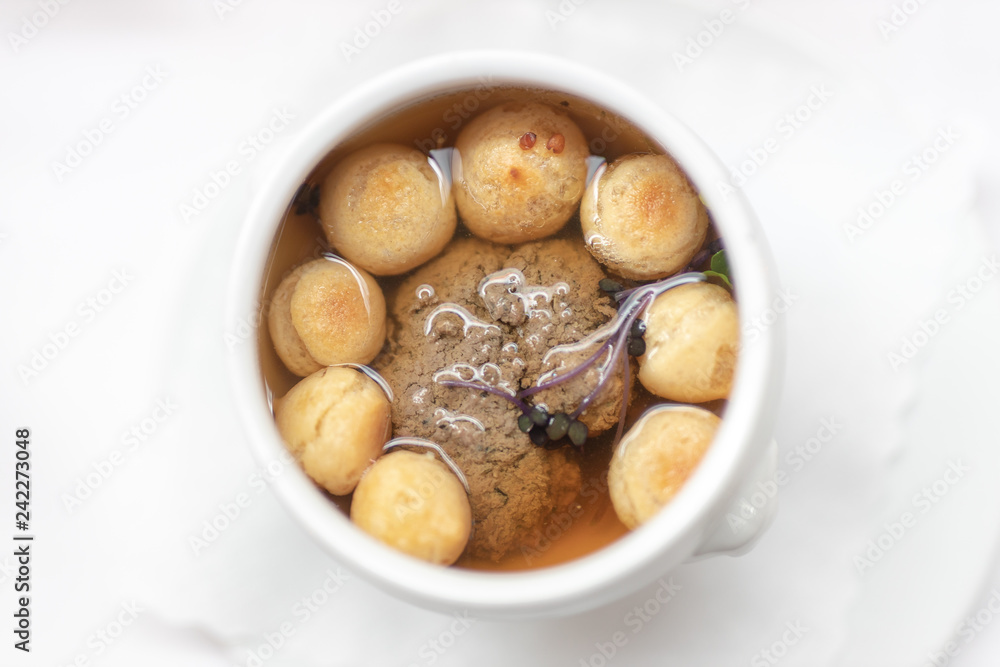 Leberknödelsuppe fränkisch Leberknödelsuppe fränkisch