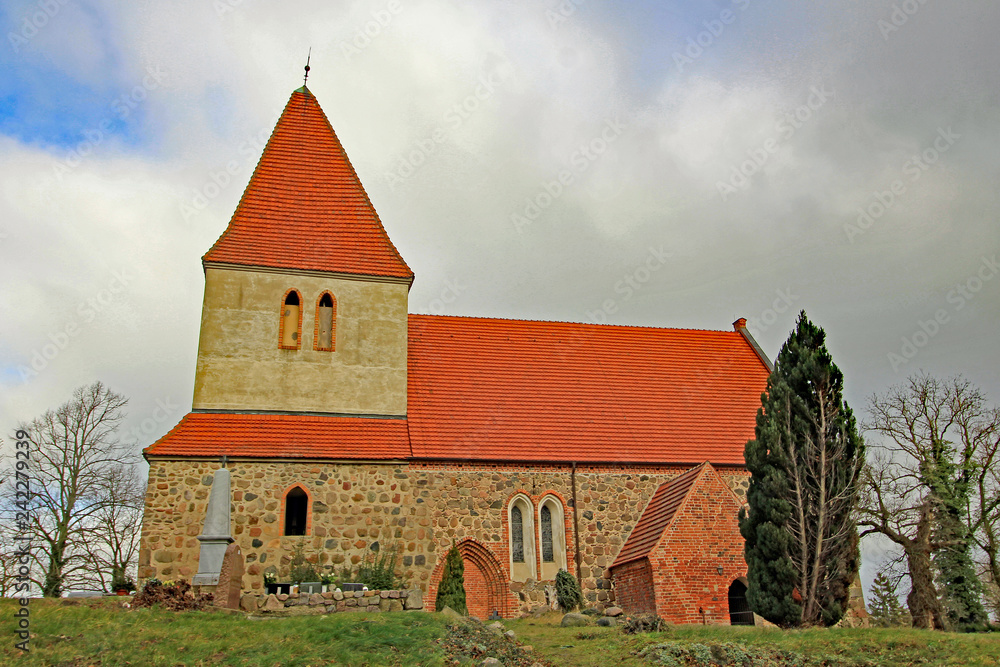 Dorfkirche Zehna (13. Jh., Mecklenburg-Vorpommern) Dorfkirche Zehna (13. Jh., Mecklenburg-Vorpommern)
