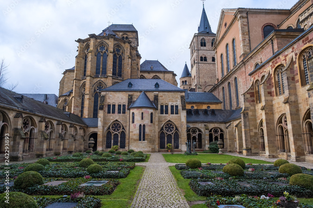 Fototapeta premium Der Dom zu Trier