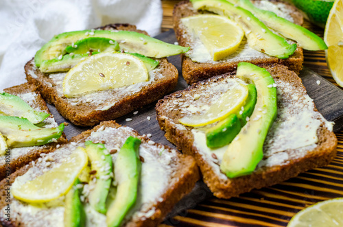 avocado and lemon sandwich