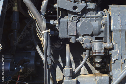 Fotografie tractor motor engine mechanic parts farm equipment vehicle