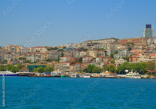 Fototapeta Naklejka Na Ścianę i Meble -  view of the city from the Bosphorus, Istanbul,