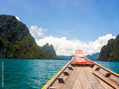 Landmarks Guilin of Thailand, Beautiful mountains and river natural attractions in Ratchaprapha Dam at Khao Sok National Park is located in Suratthani province, southern of Thailand. Cheow Larn Lake © TongTa