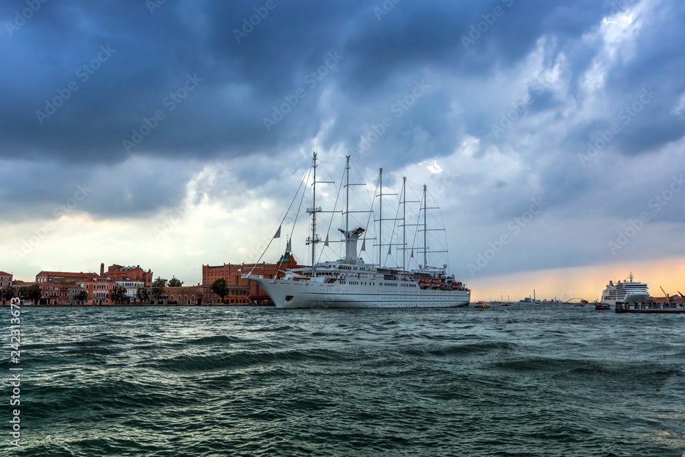 cruise ship leaving Venice harbour