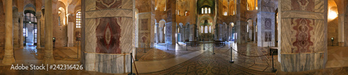 Ravenna, interno della basilica di San Vitale a 360°. photo