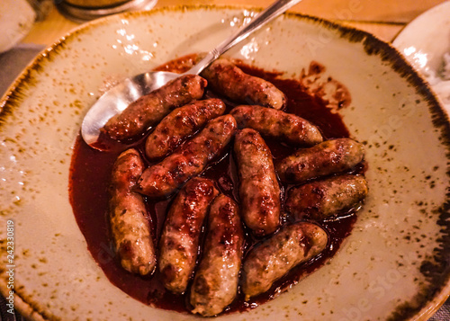 Obraz na płótnie Armenian Yershig Blackberry Sauce Dish w salonie