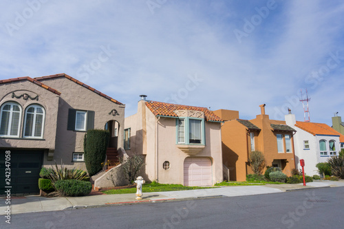Street and houses in the residential part of San Francisco, California © Sundry Photography