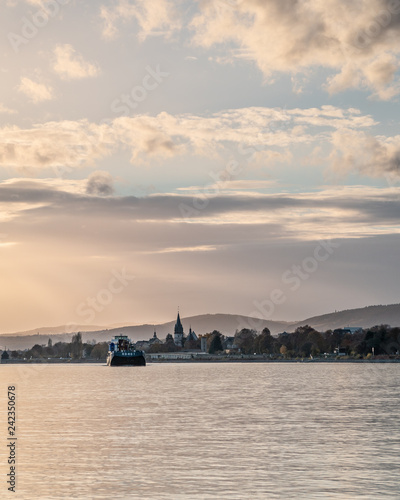 Golden hour in Rheingau, Germany © danmal25