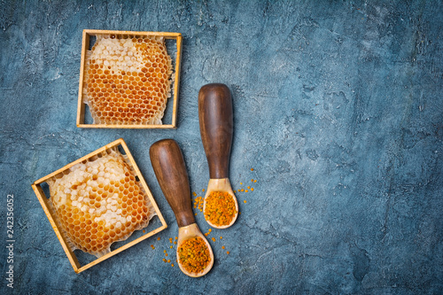 Natural product honeycomb and bee pollen as organic ingredient for healthy nutrition