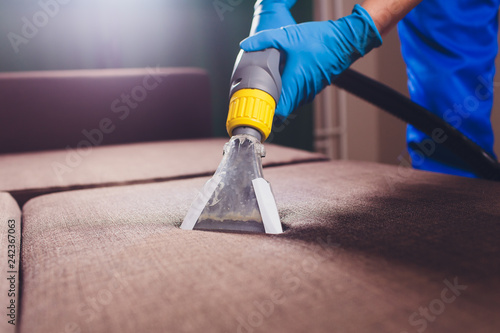 Canvastavla Sofa chemical cleaning with professionally extraction method