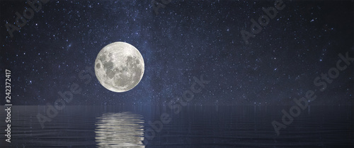 Fotografia Full Moon at Sea