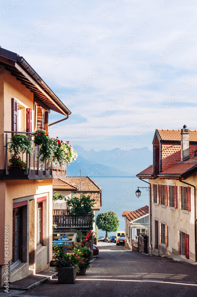 Φωτογραφία Chexbres village in Lavaux near Vevey and Montreux