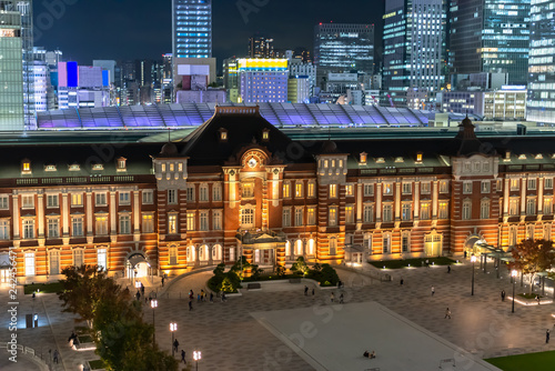 Canvas Print Tokyo station building.