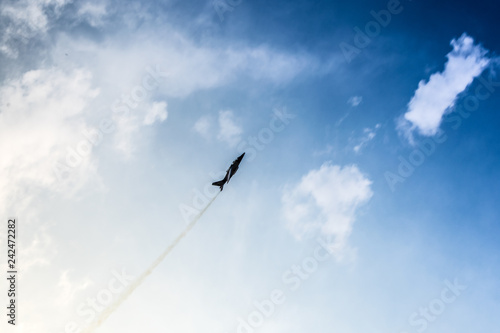 Jet ascending to the sky © Matúš