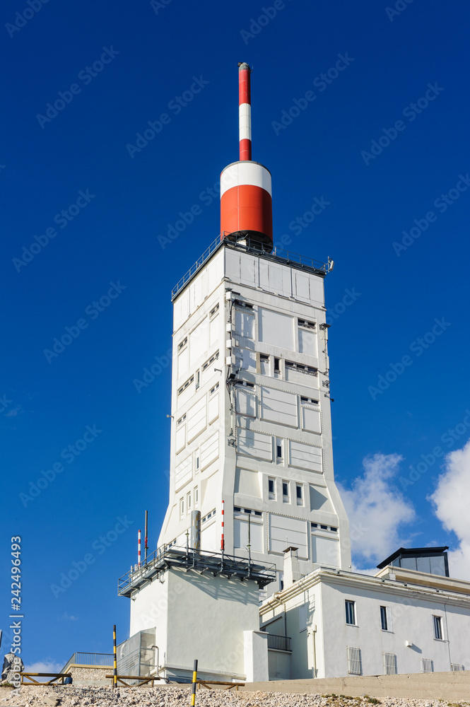 Observatorium und Fernsehstation auf dem Mont Ventoux Observatorium und Fernsehstation auf dem Mont Ventoux